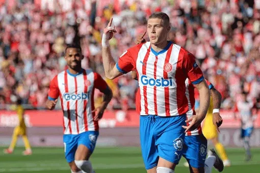 Artem Dovbyk phá vỡ kỷ lục 15 năm Vua phá lưới La Liga