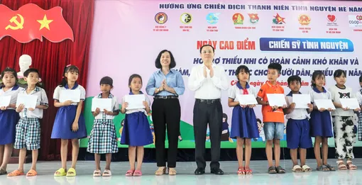 Ngày cao điểm chiến sĩ tình nguyện vì thiếu nhi có hoàn cảnh khó khăn