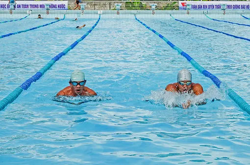 Quận Ninh Kiều phát động tập luyện môn bơi, phòng, chống đuối nước