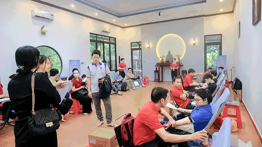 Tình nguyện hiến tặng 182 đơn vị máu