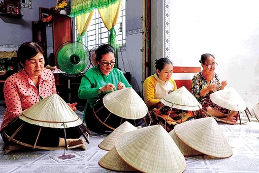 Tăng thu nhập từ nghề truyền thống