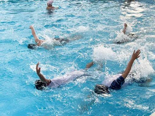 Đẩy mạnh hoạt động bơi lội cho thiếu nhi