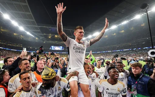 Kroos để lại chiếc áo quá rộng cho Bellingham?