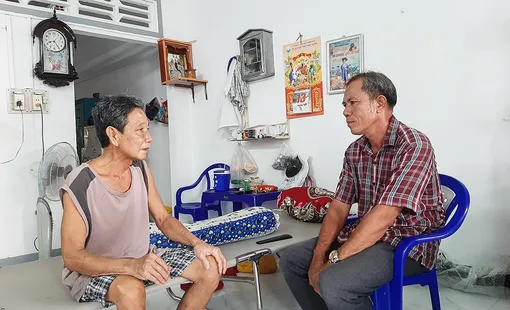 Bí thư khu vực tận tụy