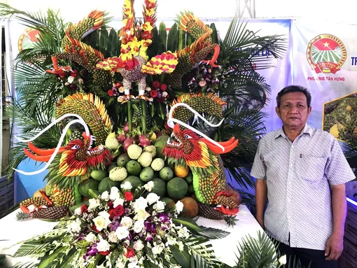 Lão nông đam mê tạo hình trái cây nghệ thuật