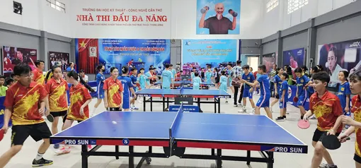 Lớp bóng bàn miễn phí cho trẻ em