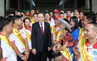 Chủ tịch Quốc hội Trần Thanh Mẫn gặp mặt người hiến máu tình nguyện tiêu biểu toàn quốc