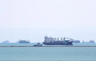 Houthi tấn công tàu khu trục Mỹ