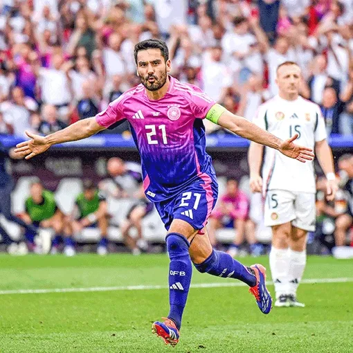 “Xe tăng” đã “nóng máy”