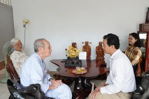 Thăm, chúc mừng các nhà báo lão thành nhân Ngày Báo chí Cách mạng Việt Nam