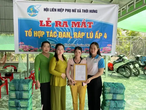 Ra mắt Tổ hợp tác Đan ráp lú