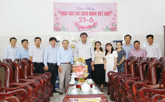 ស្ថាប័ន​និង​អង្គ​ភាព​ជា​ច្រើន​ អញ្ជើញ​មក​ប្រ​សិទ្ធ​ពរ​កាសែត​កឹង​ធើ ស្រប​ឱកាស​ថ្ងៃ​២១ មិថុនា​