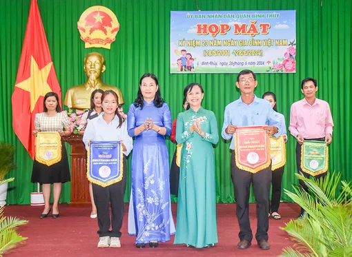 Họp mặt kỷ niệm Ngày Gia đình Việt Nam