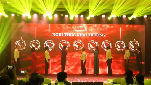 Khai trương khách sạn Charmant Suites