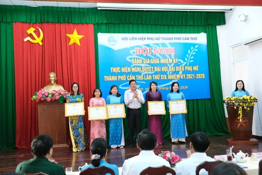 Hướng về cơ sở, phát huy vai trò phụ nữ trên các lĩnh vực