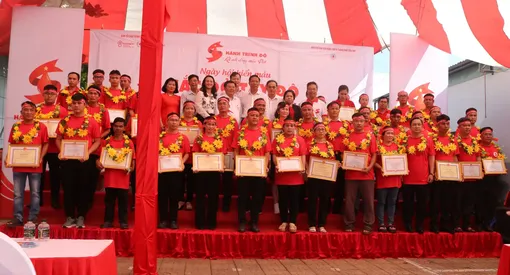 Tôn vinh người hiến máu và Ngày hội “Sắc đỏ Tây Ðô”