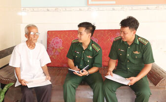 "ដើម​ឈើ​ធំ​" ផ្តល់​ម្លប់​ត្រ​ជាក់​ដល់​សង្គម​