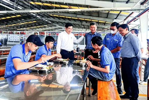 Hỗ trợ Công ty TNHH TKG Taekwang Cần Thơ tuyển dụng lao động đáp ứng nhu cầu sản xuất