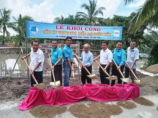 Hè tình nguyện với nhiều công trình, phần việc đảm bảo an toàn giao thông