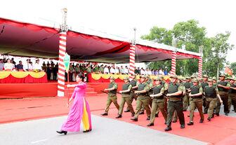 ប្រារព្ធ​ពិធី​បង្ហាញ​មុខ​កង​កម្លាំង​ចូល​រួម​ការ​ពារ​សន្ដិសុខ​ សណ្ដាប់​ធ្នាប់​នៅ​មូល​ដ្ឋាន​ព្រម​ៗ​គ្នា​