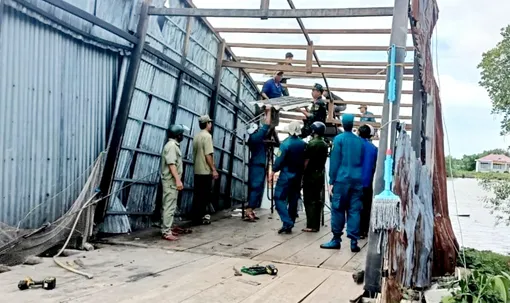 Cà Mau: Sạt lở làm sập nhiều nhà dân trong đêm