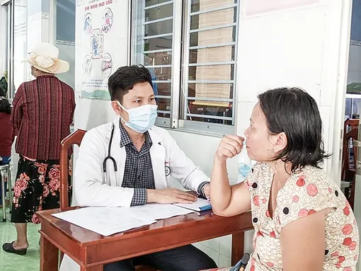 Người thuộc hộ cận nghèo tiếp tục được hỗ trợ thẻ bảo hiểm y tế