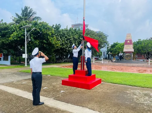 Lễ thượng cờ rủ và Quốc tang Tổng Bí thư Nguyễn Phú Trọng tại quần đảo Trường Sa và Nhà giàn DKI