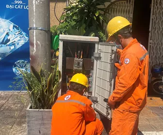 Tăng cường công tác bảo vệ công trình điện mùa mưa bão