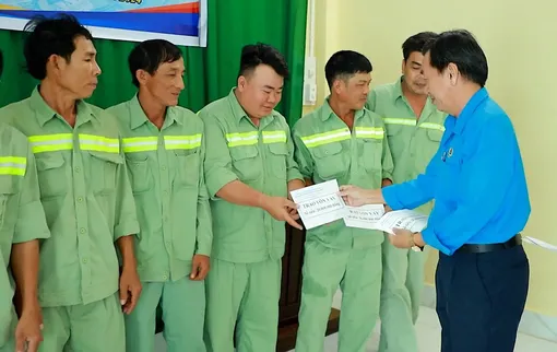Cải thiện đời sống cho đoàn viên, người lao động