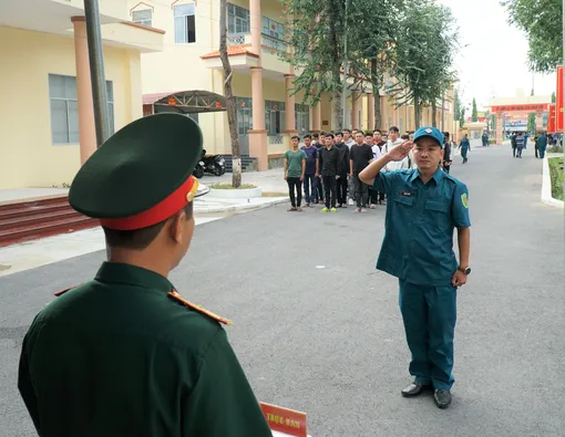 Ninh Kiều: Huấn luyện quân nhân dự bị phục vụ diễn tập khu vực phòng thủ quận năm 2024