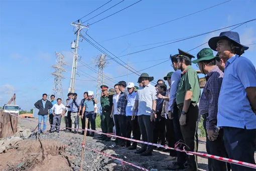 Phó Thủ tướng Trần Lưu Quang làm việc với tỉnh Bạc Liêu và Cà Mau về tình hình sạt lở