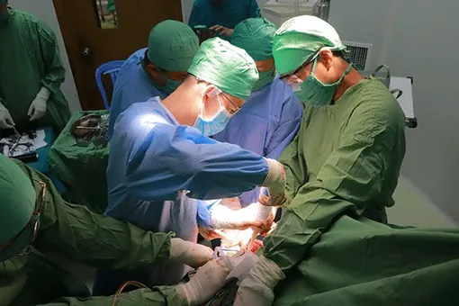 Ca thay khớp vai đầu tiên thực hiện tại Bệnh viện Đa khoa TP Cần Thơ