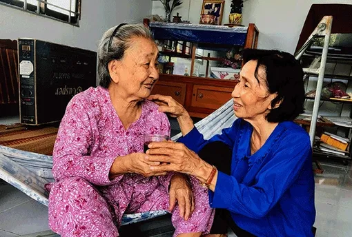 Cho tròn chữ hiếu...
