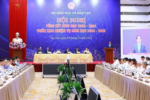 Quan tâm giáo dục đào tạo để tạo động lực phát triển đất nước nhanh và bền vững