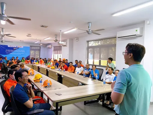 Truyền thông về HIV/AIDS cho nam công nhân