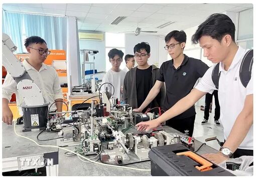 PM orders measures to promote human resources training in semiconductor, AI, cloud computing