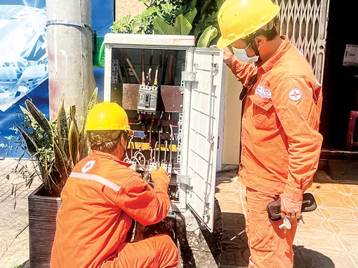 Đảm bảo an toàn điện mùa mưa bão, triều cường