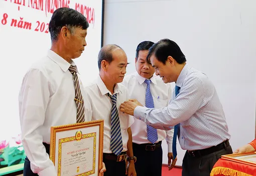 Các quận, huyện họp mặt kỷ niệm 79 năm Ngày Cách mạng Tháng Tám thành công và Quốc khánh 2-9