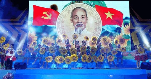 Vang mãi giai điệu tự hào