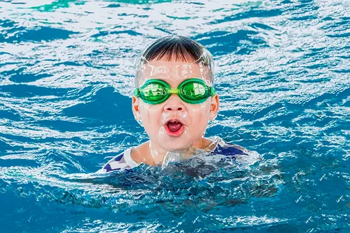 Xóa mù bơi cho trẻ em