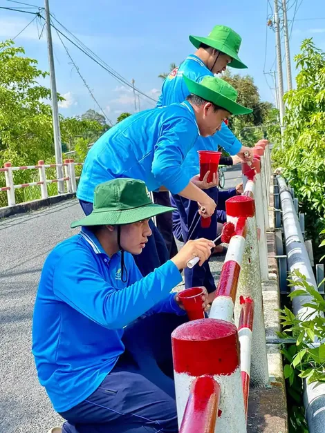 Xung kích, tình nguyện tham gia bảo đảm an toàn giao thông