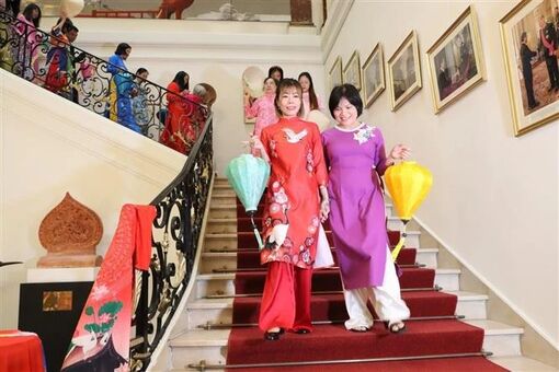 Vietnamese 'Ao dai' heritage club debuts in Belgium