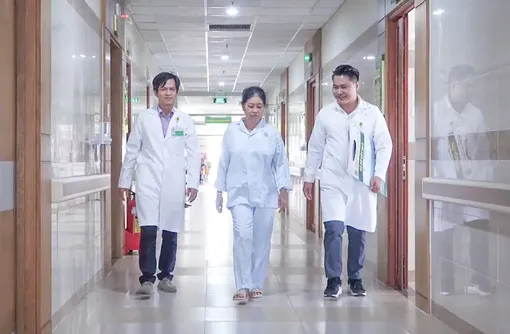 Phẫu thuật chữa khỏi chứng đau nhức kéo dài do lao cột sống