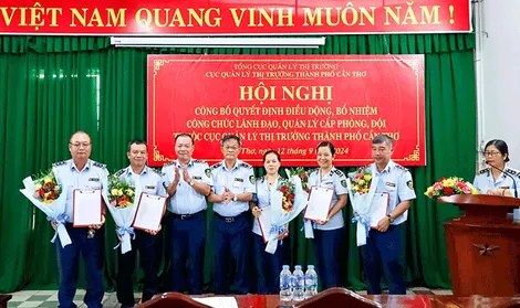 Cục Quản lý thị trường TP Cần Thơ công bố các quyết định điều động, bổ nhiệm công chức