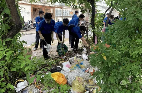 Phát huy hiệu quả mô hình “Ðội phản ứng nhanh bảo vệ môi trường”