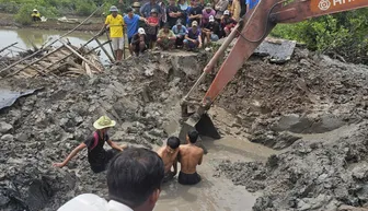 Cà Mau: Tìm thấy thi thể người đàn ông bị hút vào lỗ mội vuông tôm