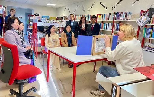 Thúc đẩy tình hữu nghị, giao lưu nhân dân với Pháp