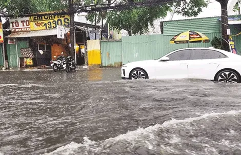 Ðảm bảo an toàn khi triều cường, mưa bão