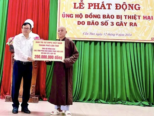 Đồng bào Phật giáo thành phố đóng góp hơn 10 tỉ đồng thực hiện từ thiện xã hội Đồng bào Phật giáo thành phố đóng góp hơn 10 tỉ đồng thực hiện từ thiện xã hội