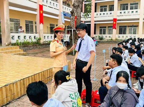 Tuyên truyền an toàn giao thông cho học sinh